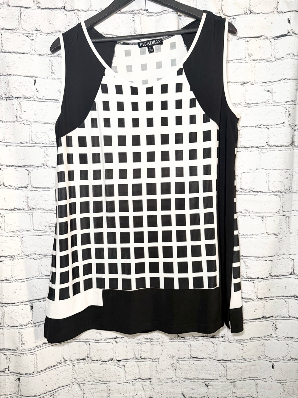 Piccadilly tank top. Size XL